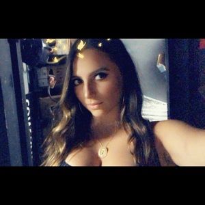 Meet your Posher, Gixallys